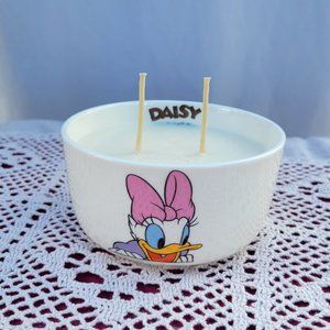 Daisy Duck Honeysuckle Jasmine Scented 12 Oz. Luxury 2 wick Soy Wax Candle